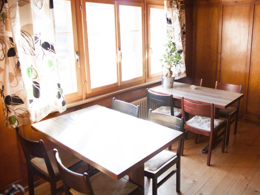 Nangijala Hostel Disentis Habitación foto